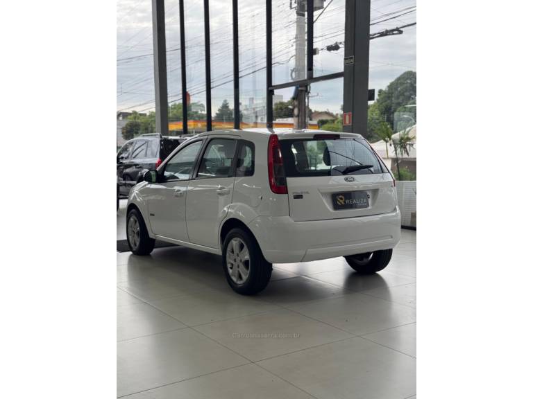 FORD - FIESTA - 2012/2012 - Branca - R$ 35.900,00