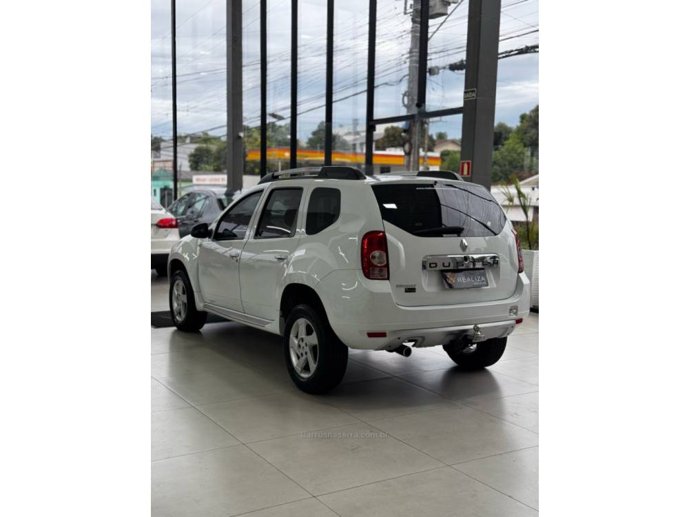 RENAULT - DUSTER - 2012/2012 - Branca - R$ 47.900,00