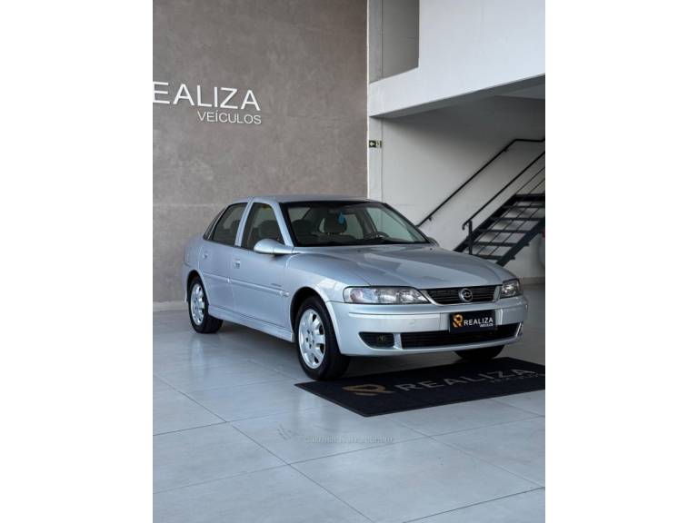 CHEVROLET - VECTRA - 2005/2005 - Cinza - R$ 34.900,00