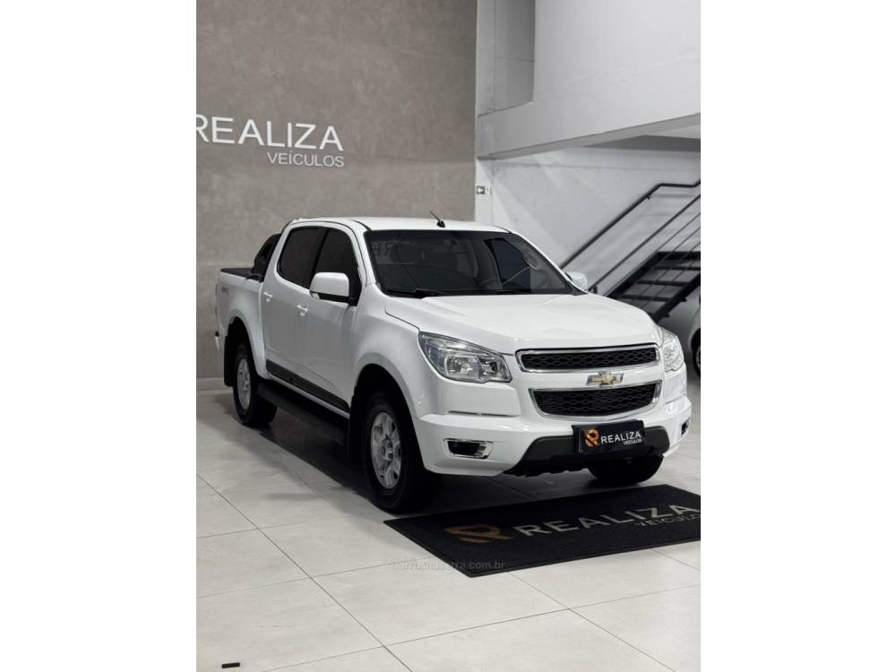 CHEVROLET - S10 - 2013/2012 - Branca - R$ 115.900,00
