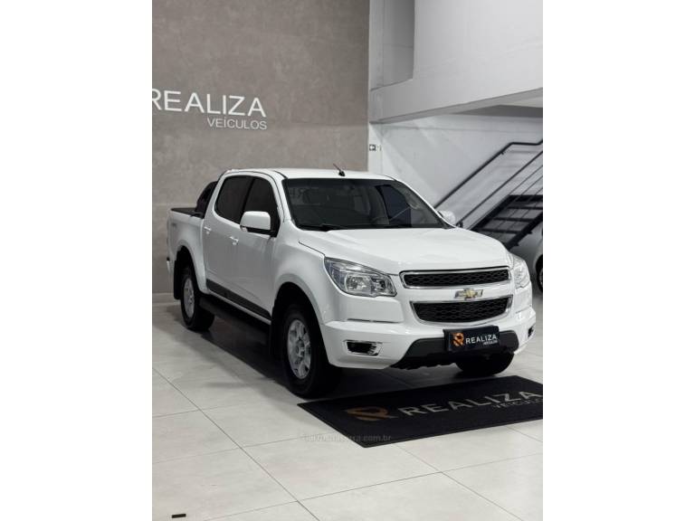 CHEVROLET - S10 - 2013/2012 - Branca - R$ 115.900,00