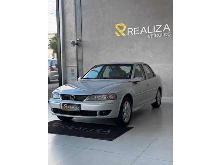 CHEVROLET - VECTRA - 2005/2005 - Cinza - R$ 34.900,00
