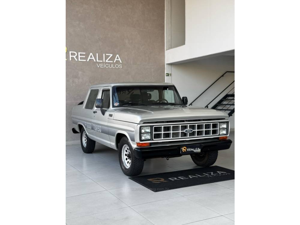 FORD - F-1000 - 1990/1991 - Prata - R$ 74.900,00