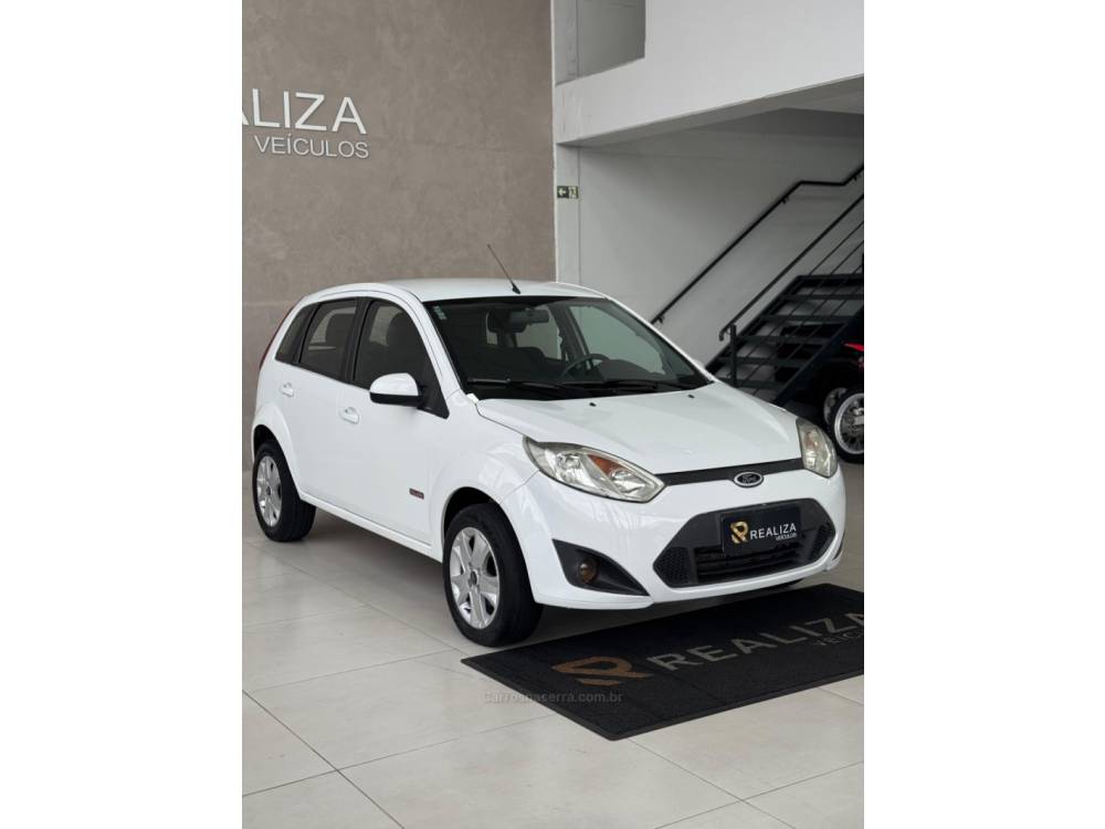 FORD - FIESTA - 2012/2012 - Branca - R$ 35.900,00