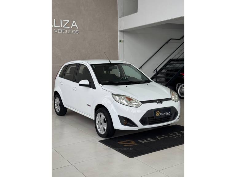 FORD - FIESTA - 2012/2012 - Branca - R$ 35.900,00