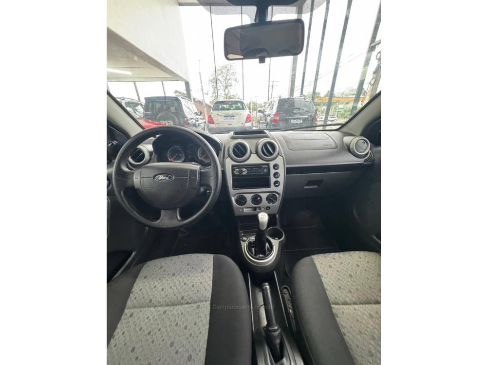 FORD - FIESTA - 2012/2012 - Branca - R$ 35.900,00
