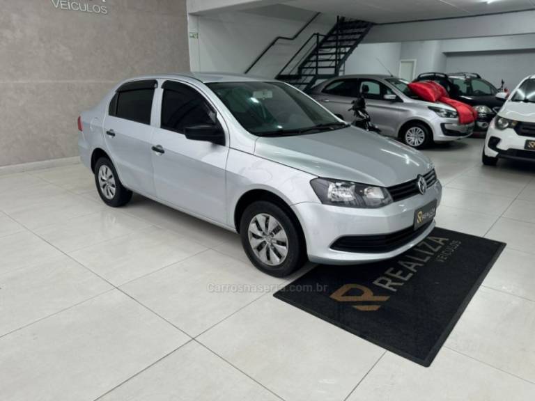 VOLKSWAGEN - VOYAGE - 2013/2014 - Prata - R$ 44.900,00