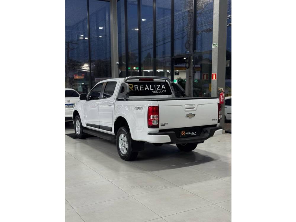 CHEVROLET - S10 - 2013/2012 - Branca - R$ 115.900,00