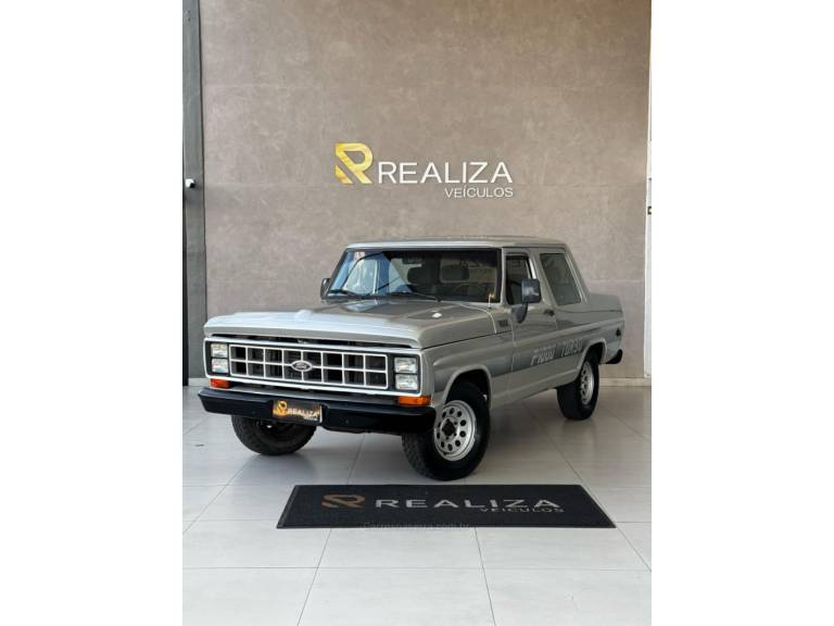 FORD - F-1000 - 1990/1991 - Prata - R$ 65.900,00