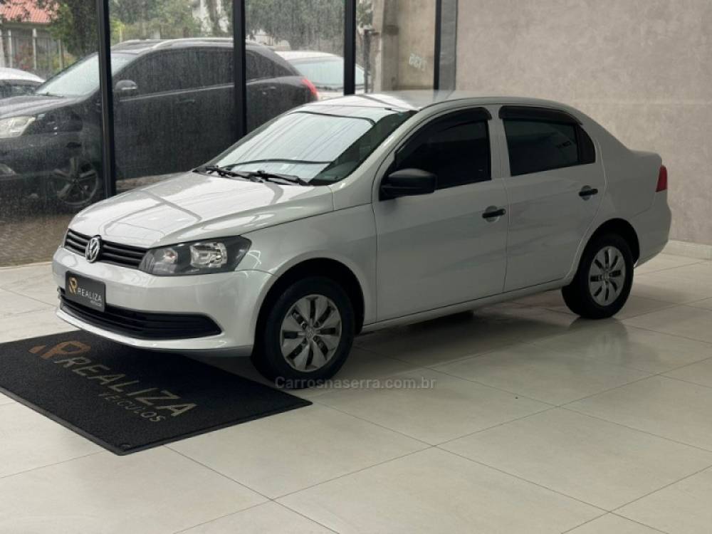 VOLKSWAGEN - VOYAGE - 2013/2014 - Prata - R$ 44.900,00