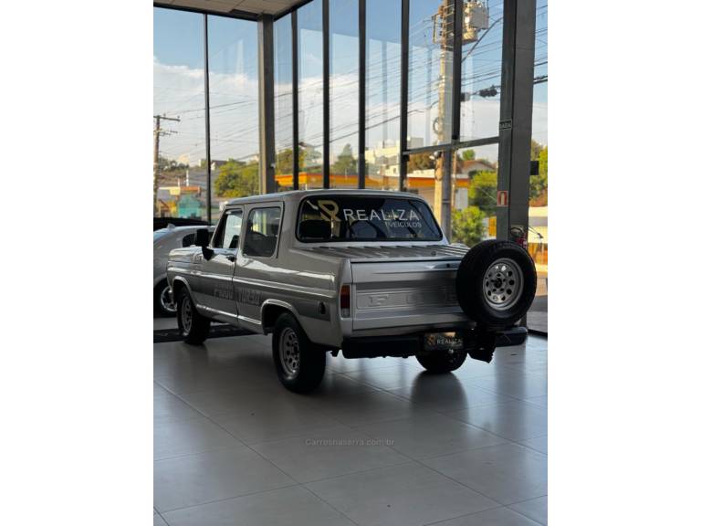 FORD - F-1000 - 1990/1991 - Prata - R$ 65.900,00