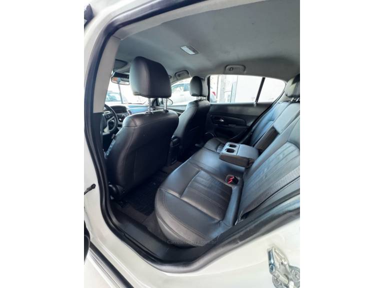 CHEVROLET - CRUZE - 2014/2015 - Branca - R$ 69.900,00