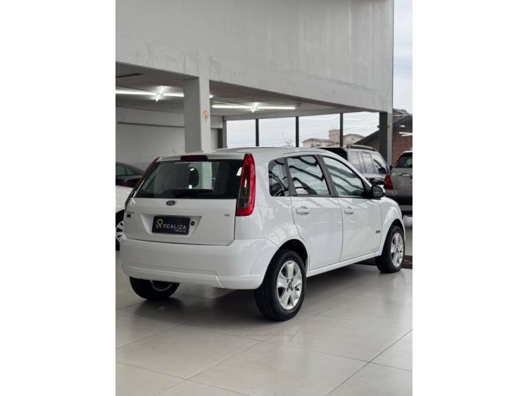FORD - FIESTA - 2012/2012 - Branca - R$ 35.900,00