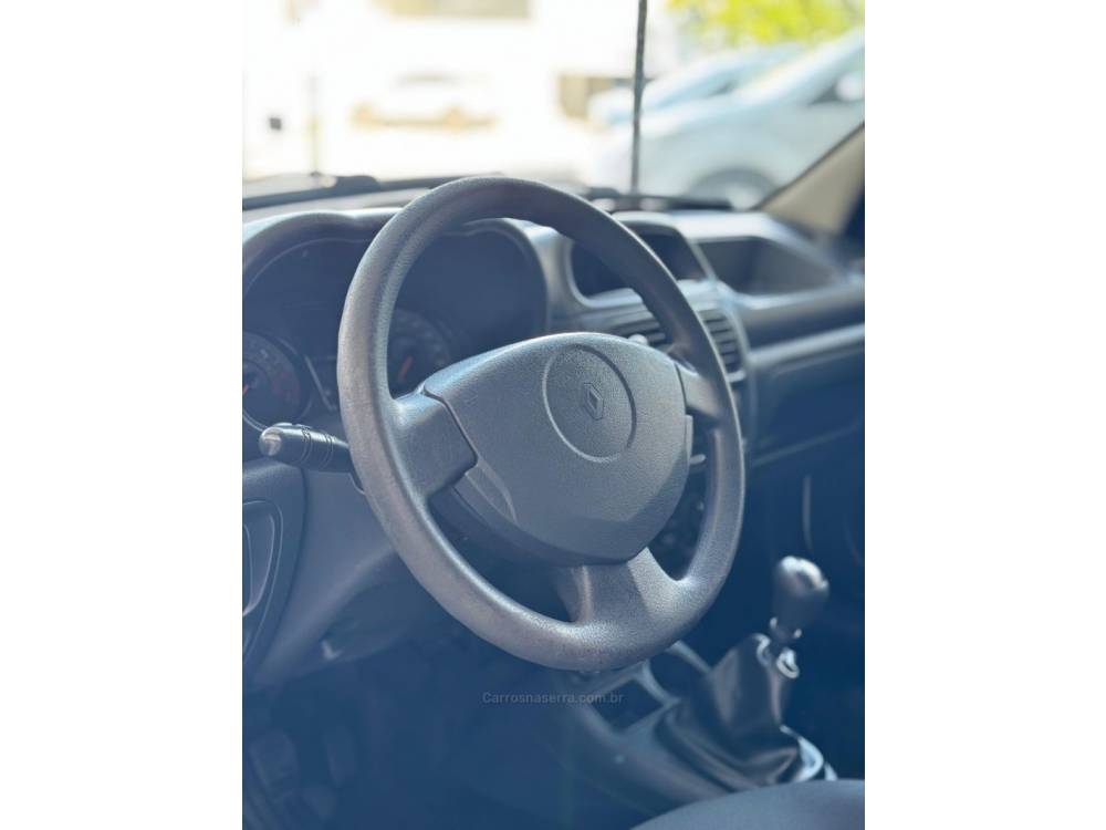 RENAULT - CLIO - 2014/2014 - Branca - R$ 25.900,00