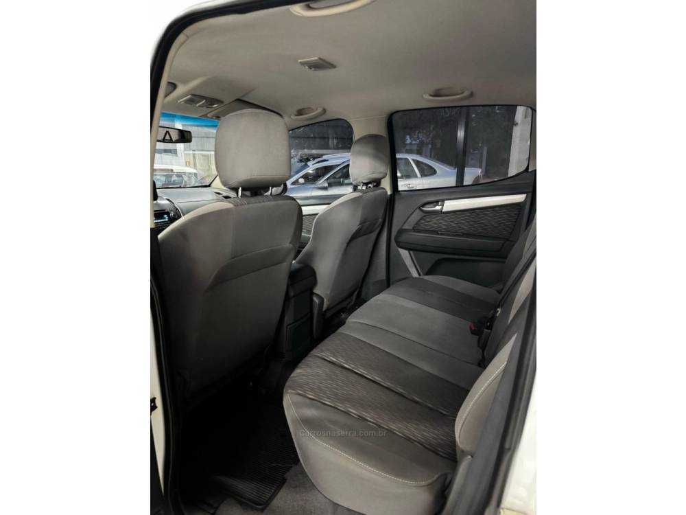 CHEVROLET - S10 - 2013/2012 - Branca - R$ 115.900,00